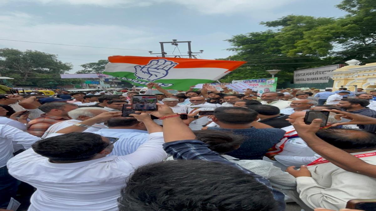 राहुल गांधी प्रयागराज छात्र कार्यक्रम: बांदा कांग्रेस ने BJP पर साधा निशाना