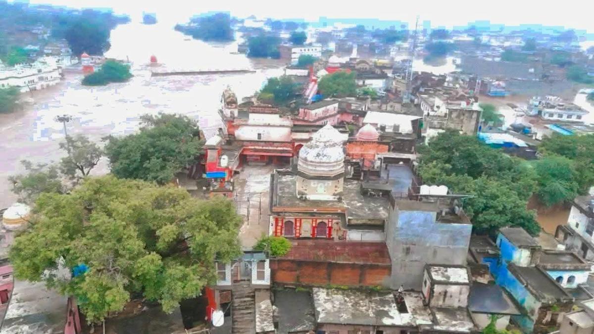 चित्रकूट मंदाकिनी में भीषण बाढ़, 20 साल का रिकॉर्ड टूटा