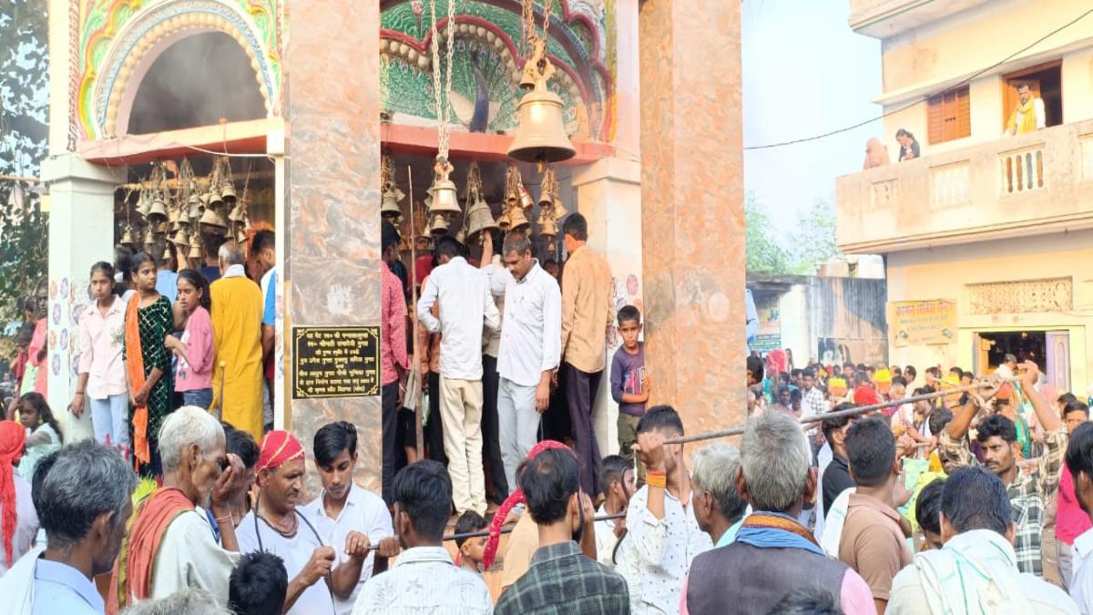 माँ 64 योगिनी मंदिर जरोहरा में उमड़ा भक्तों का सैलाब, अष्टमी पर लगता है विशाल मेला