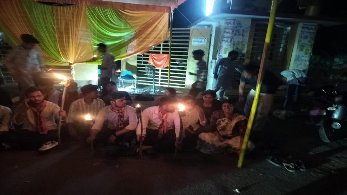 बांदा में महिला छात्रावास विवाद: ABVP का अनशन दूसरे दिन भी जारी, शालिनी सिंह पटेल ने दिया समर्थन